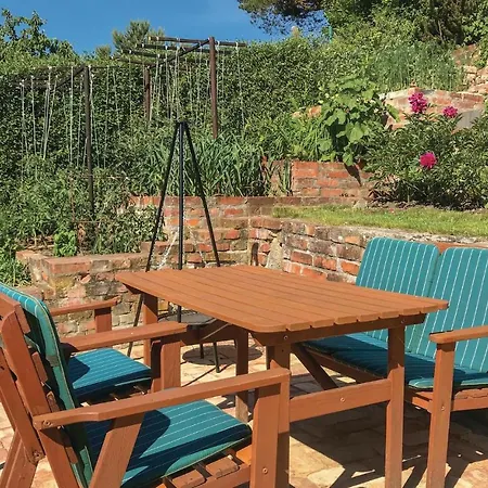 Casa vacanze Nice In With 3 Bedrooms And Wifi