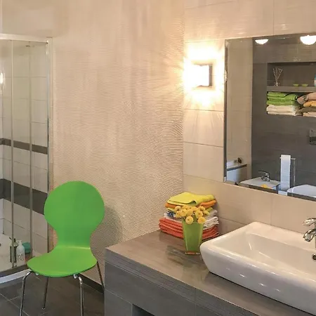 Casa vacanze Nice In With 3 Bedrooms And Wifi *