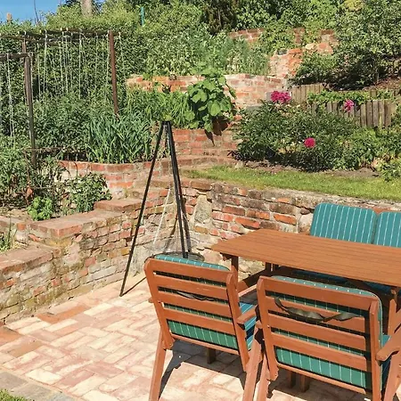 Nice In With 3 Bedrooms And Wifi Gardna Wielka