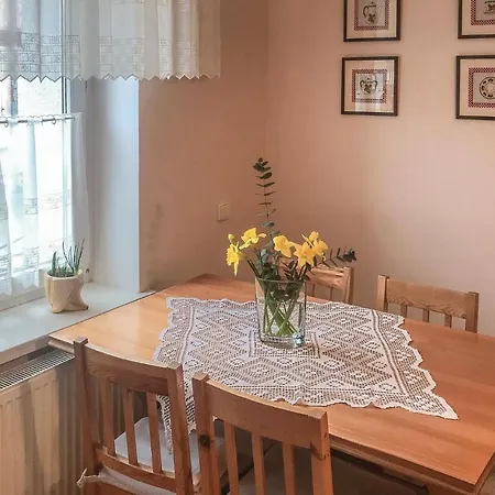 Nice In With 3 Bedrooms And Wifi Gardna Wielka
