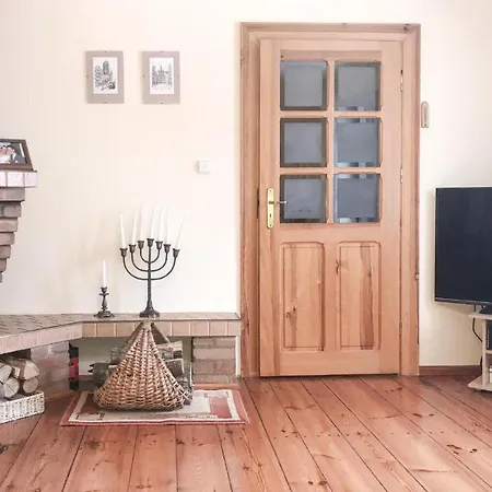 Nice In With 3 Bedrooms And Wifi Gardna Wielka