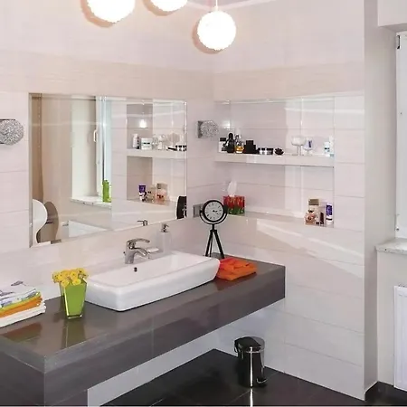 Nice In With 3 Bedrooms And Wifi Gardna Wielka